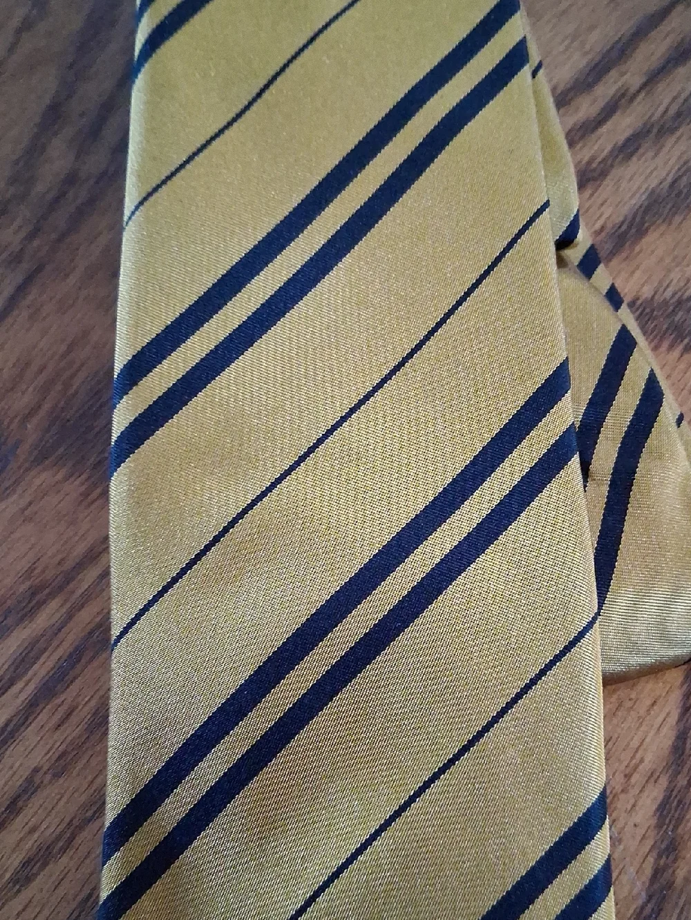 Harry Potter Hufflepuff House Gold Black Stripe 100% Silk Neck Tie